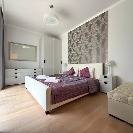 Luxury Quiet Centre - Terrace & 3 Bedrooms - 124m2 Apartamento